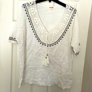 Boutique, Mazik, light weight top ; only worn a couple times, no signs of wear